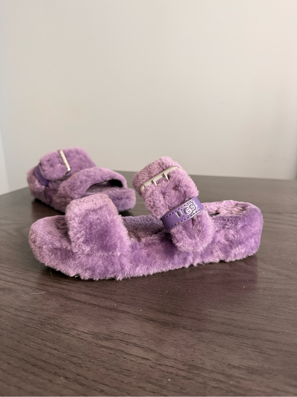 UGG Fuzz Yeah Violet Bloom Sheepskin Platform Sandals Women’s Size 7